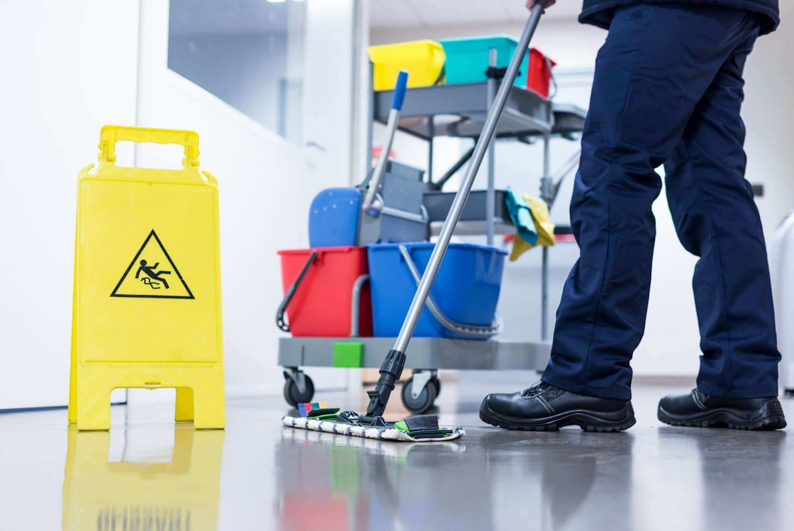 Benefits-Of-Hiring-Commercial-Cleaning-Services