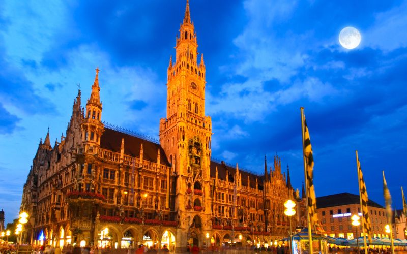 Discover Marienplatz