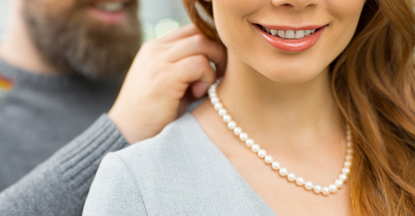 Pearl Necklace_ The Best Valentine's Gift For Your Girlfriend-2